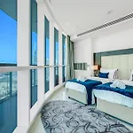 2 Bedrooms With Iconic Burj Khalifa Views Stay
